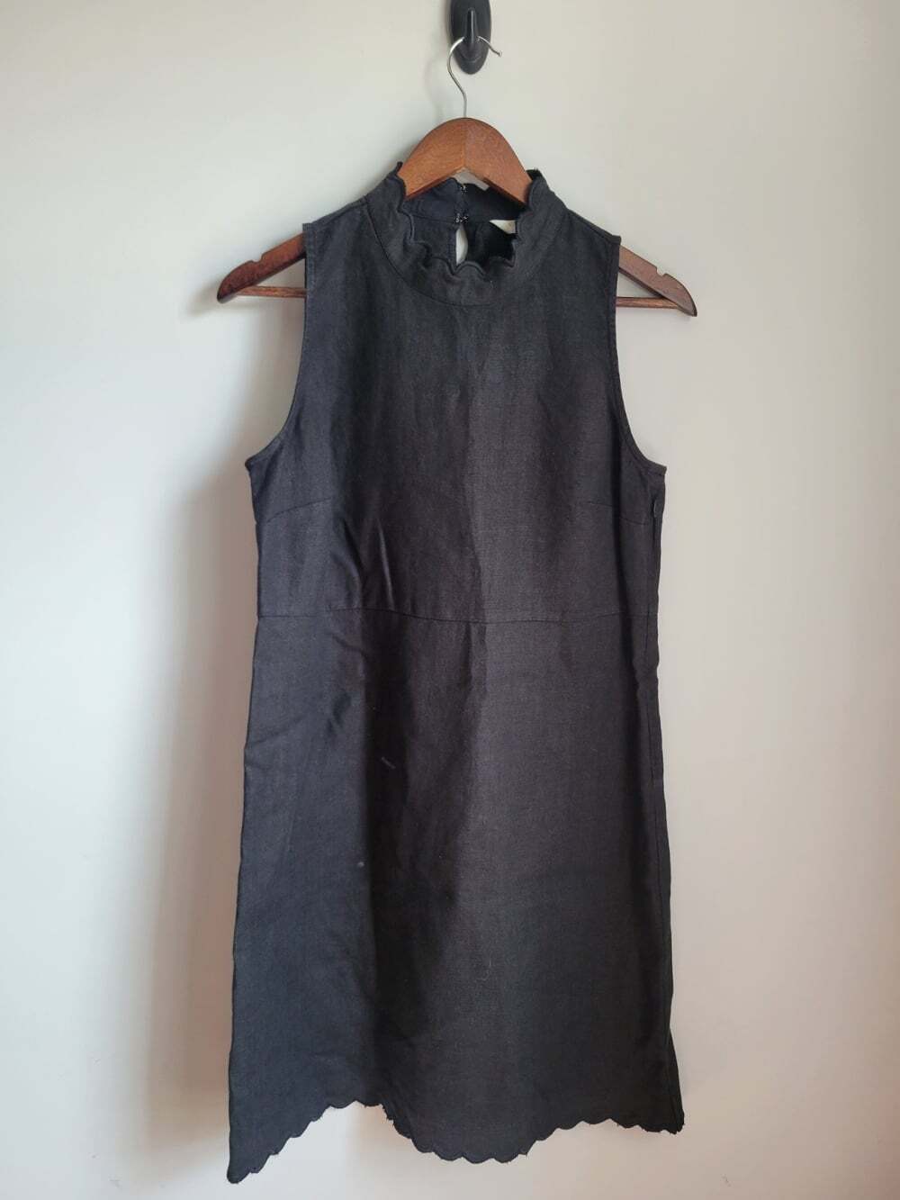 Garnet Hill Dress Womens 6 Black Linen High Neck Sleeveless Sheath Scallop Hem